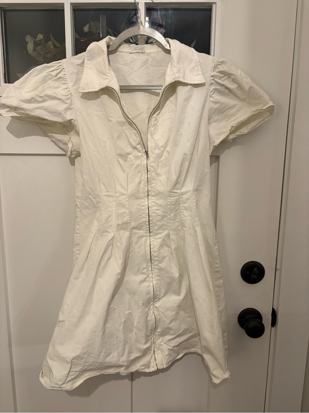 AUREUM Cream Short-Sleeve Zip Front Dress